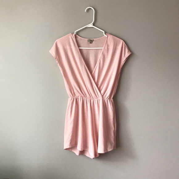 🦋3/$50 Anthropologie Ecote light pink rubbed romper - Picture 5 of 11